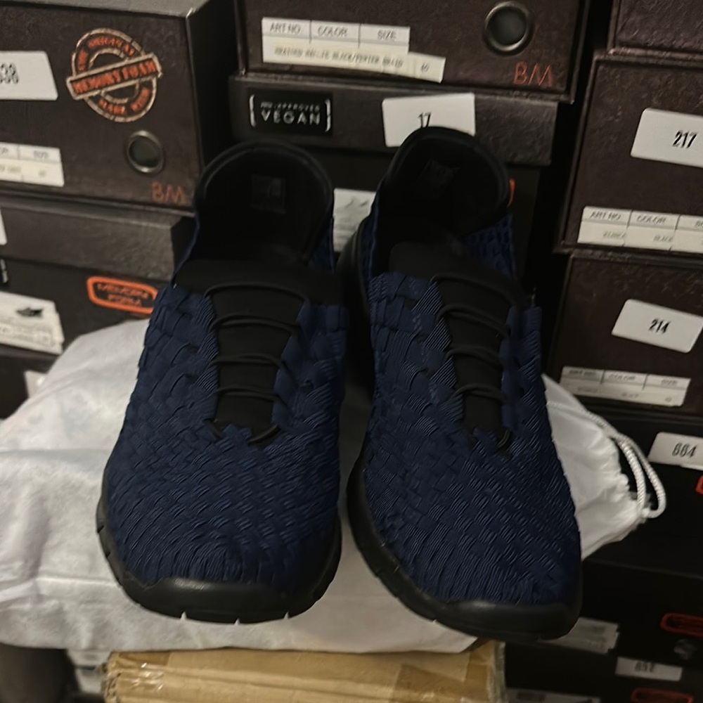bernie mev. Men's Navy Sneakers